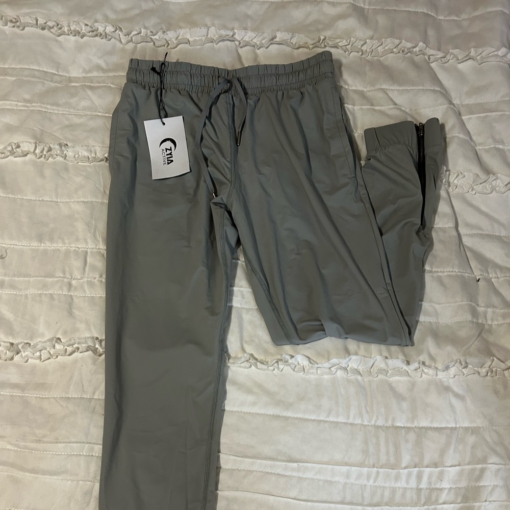 ZYIA Women's Everywhere Joggers
